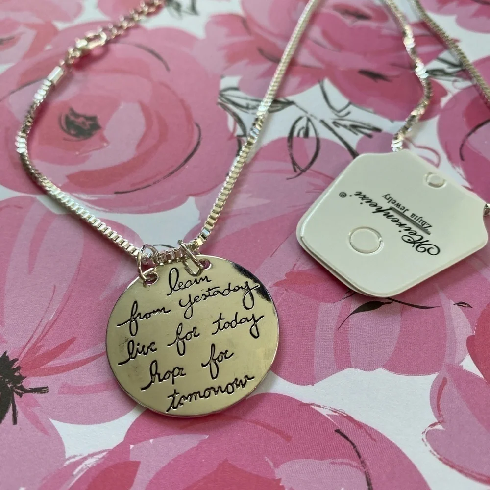 Necklace Fashion Silver Tone Medallion